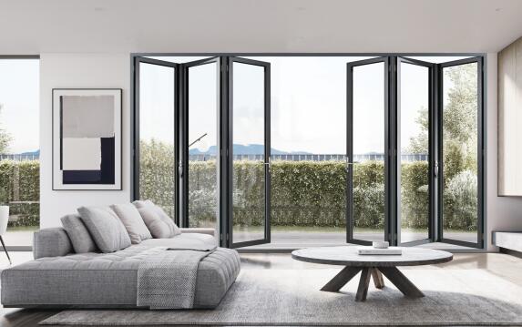 推拉門(mén)封陽(yáng)臺(tái)好還是斷橋鋁平開(kāi)窗好？封陽(yáng)臺(tái)方案指南